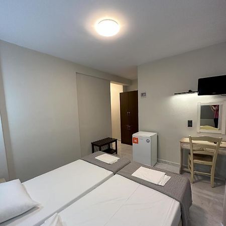 Hotel Afrodite نيوي بوروي المظهر الخارجي الصورة