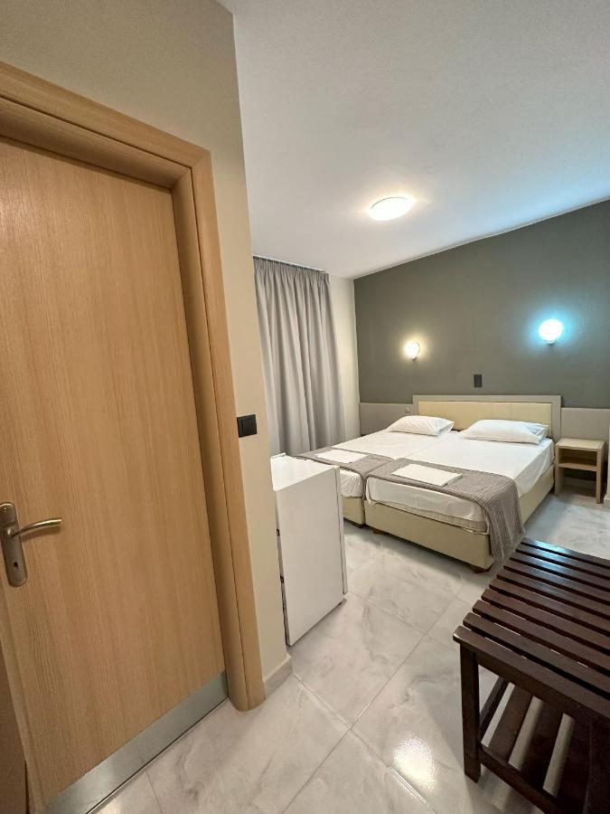 Hotel Afrodite نيوي بوروي المظهر الخارجي الصورة