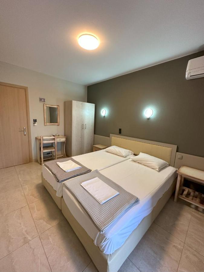Hotel Afrodite نيوي بوروي المظهر الخارجي الصورة