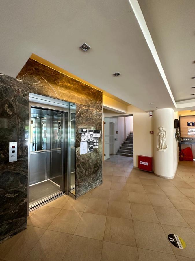 Hotel Afrodite نيوي بوروي المظهر الخارجي الصورة